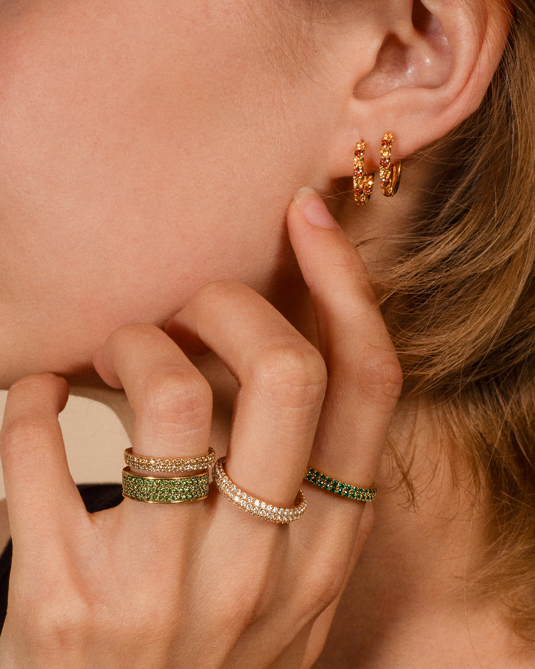 Queen Crimson Earring 001